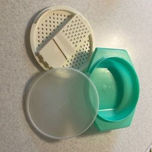 Tupperware Cheese Grater, bowl and lid